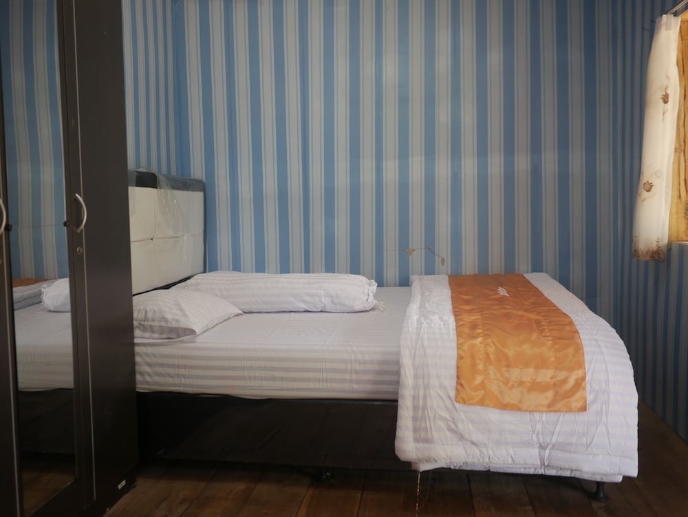 Photo 33
