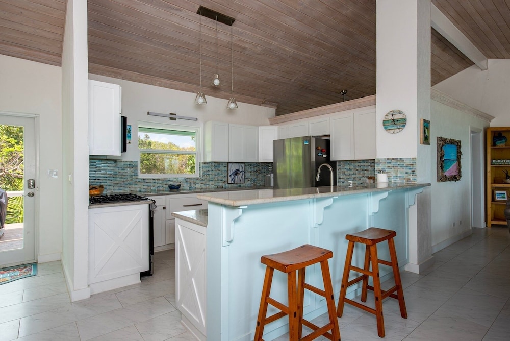 Ware-a-dise - Newly Remodeled Home On Calm Caribbean 3 Bedroom Home