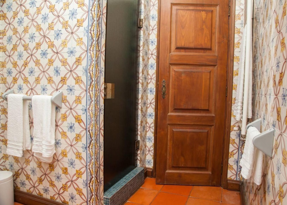 Captivating 6-bed House in Grijó view 4