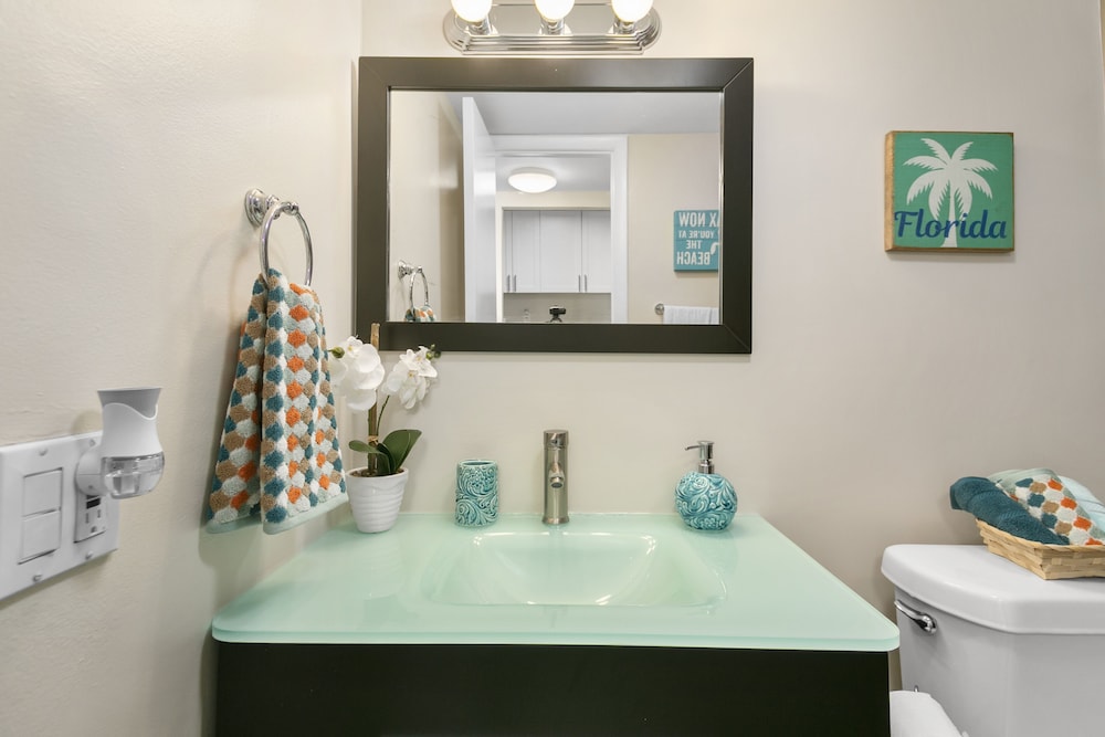 2Bed 2Bath with Patio on 11 Collins ave view 5