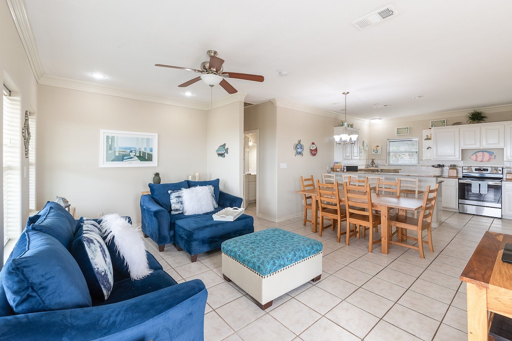 Beach Front Baby Ocean Views, Golf Cart & Pet Friendly!