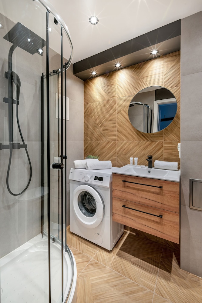 Charming Apartment for 6 by Renters view 4