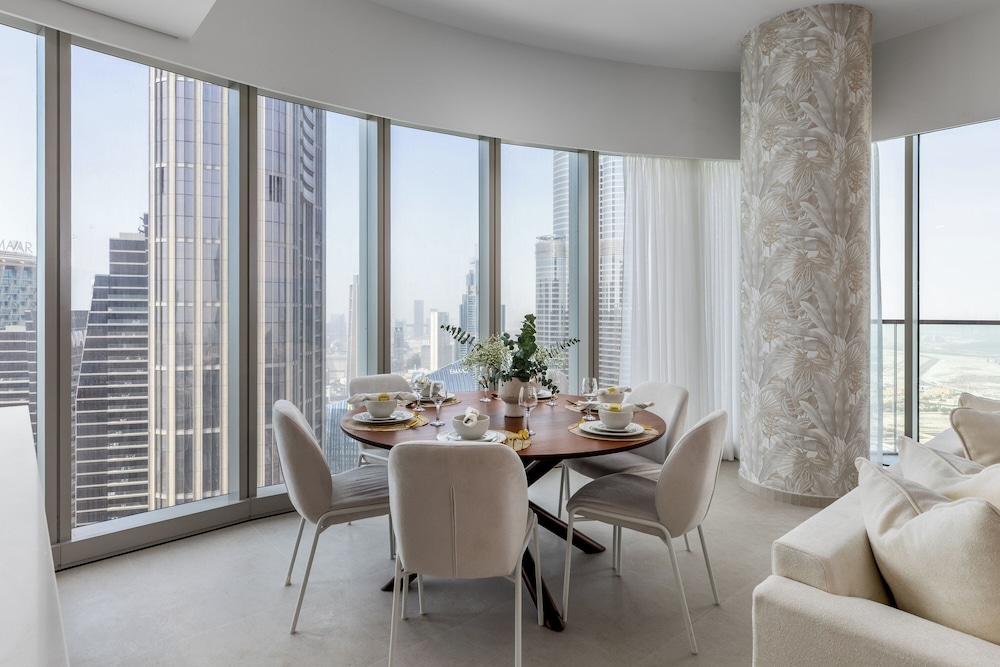 Maison Privee Sky-High Elegance w/ Unrivaled Burj Khalifa Views