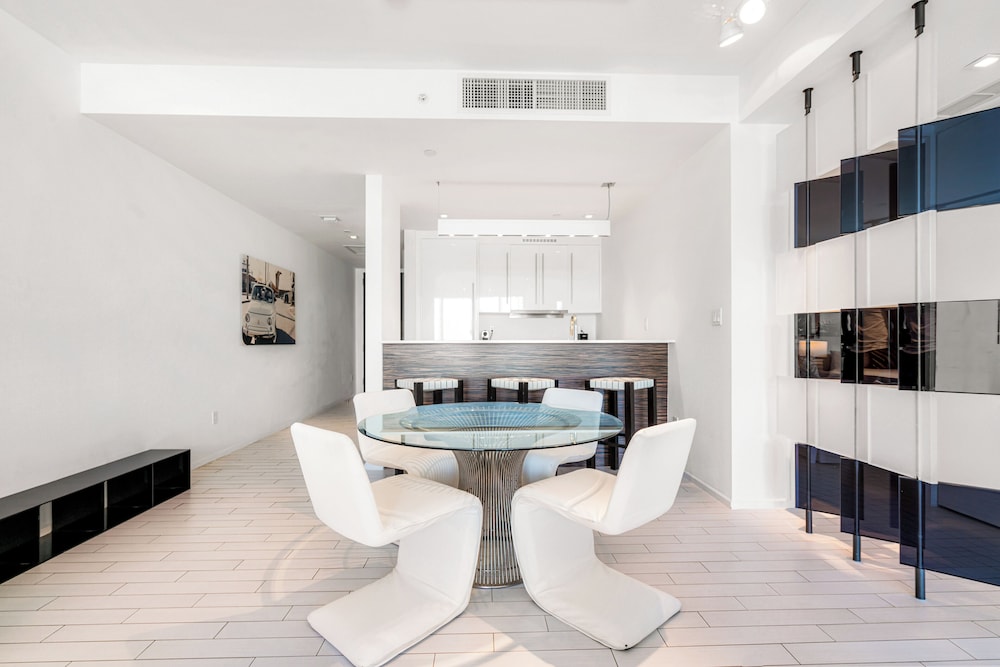 Luxury Vacation Rentals in South Beach by LRMB