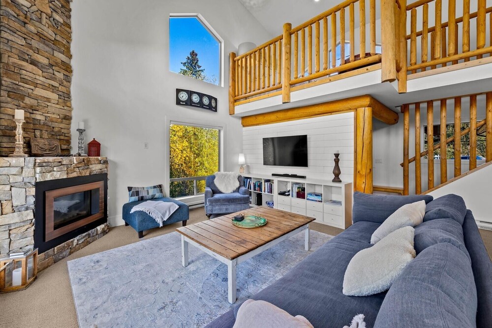 West Pine Lodge 3 Bedroom Home
