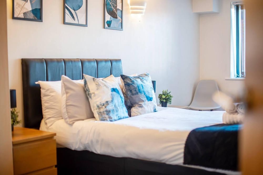 Stunning 2-bed Apartment in Birmingham view 4