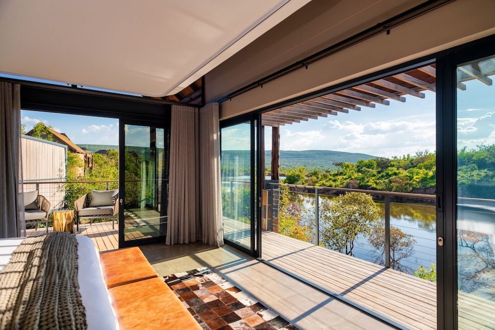 Ingwe Lodge view 5