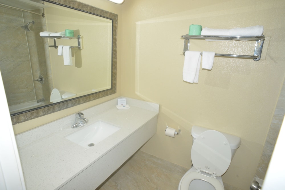 Hometown Inn & Suites