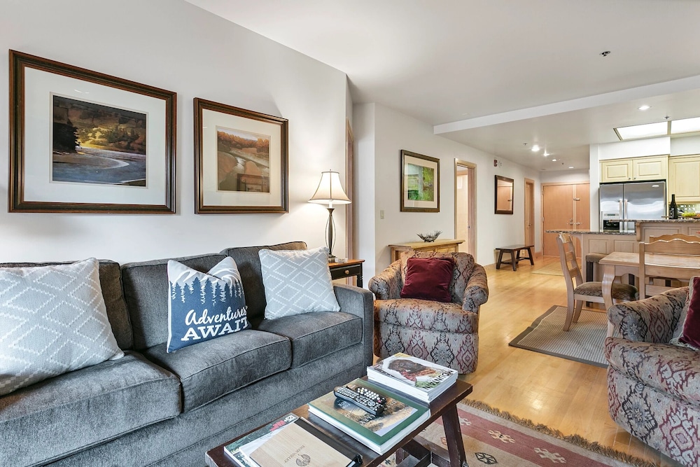 Royal Plaza at Deer Valley Resort - One Bedroom Condo #302 1 Condo