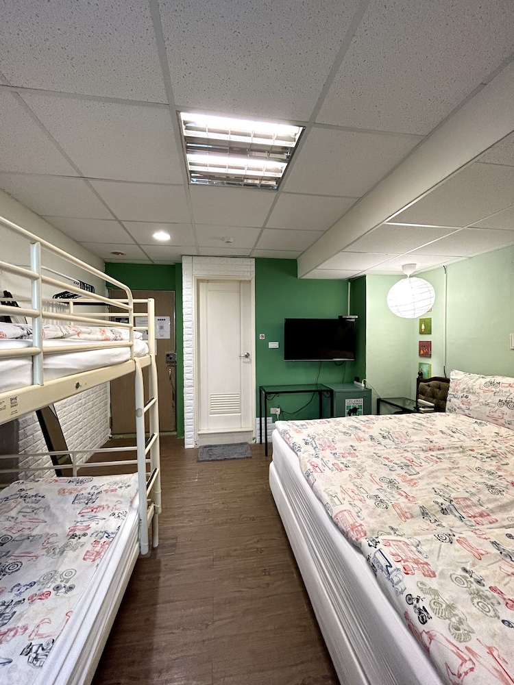 Ximen Triple Tiger Hostel