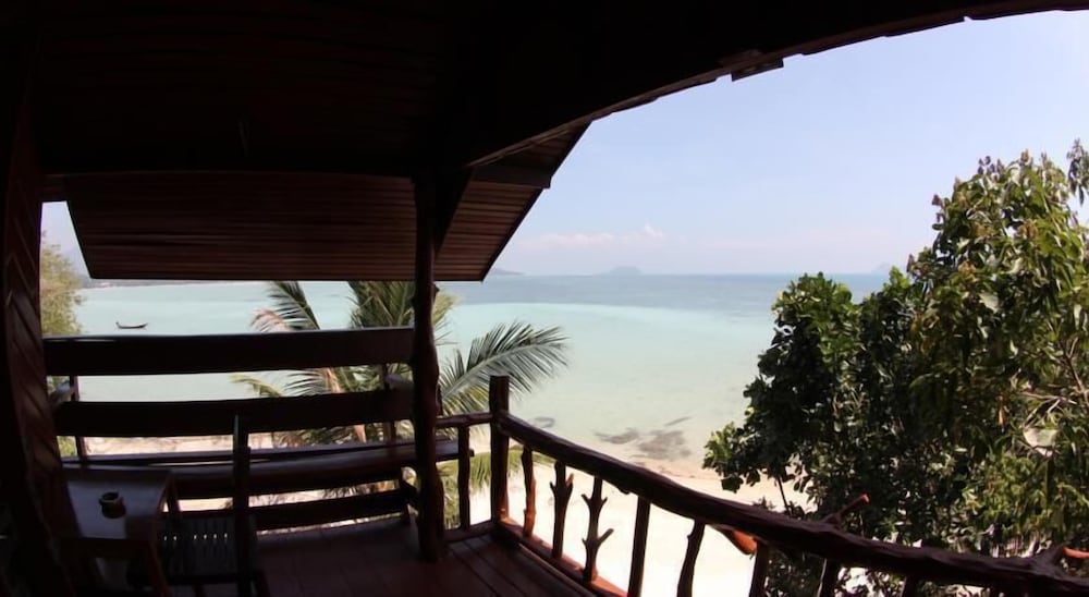 Moon Beach Resort