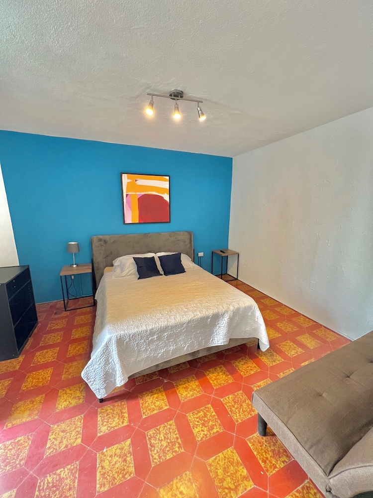 Hostal Urban