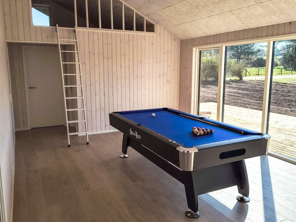 5 Star Holiday Home in Humble