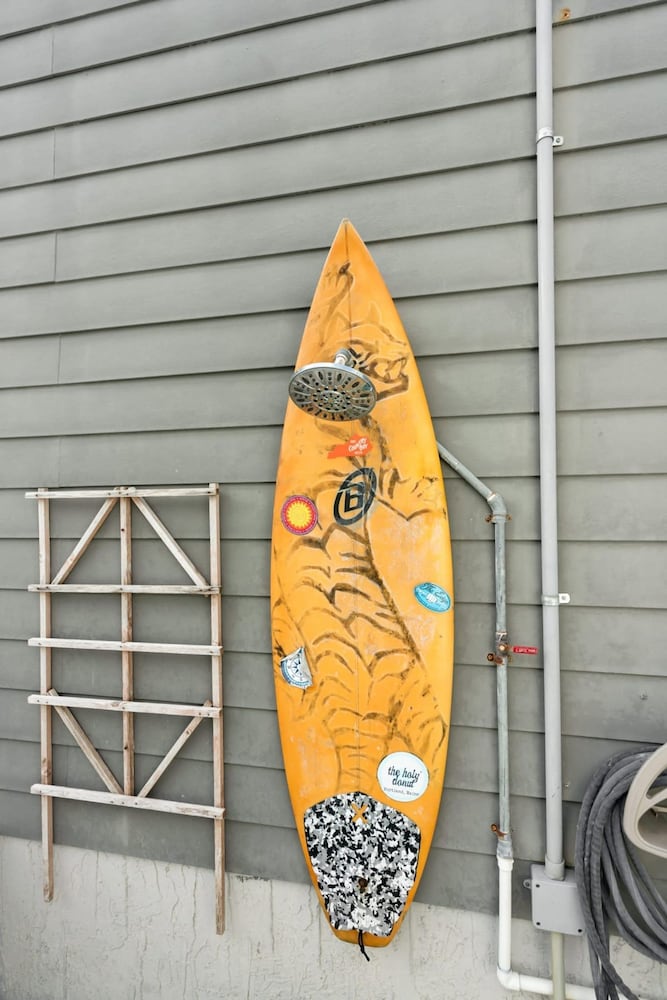 Heated Pool Tiki Lounge Steps to Beach Games