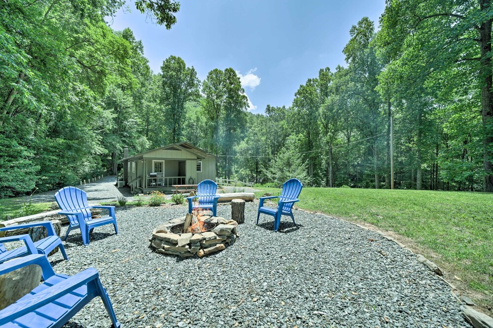 Dog-friendly Cottage w/ Deck in National Forest! view 5