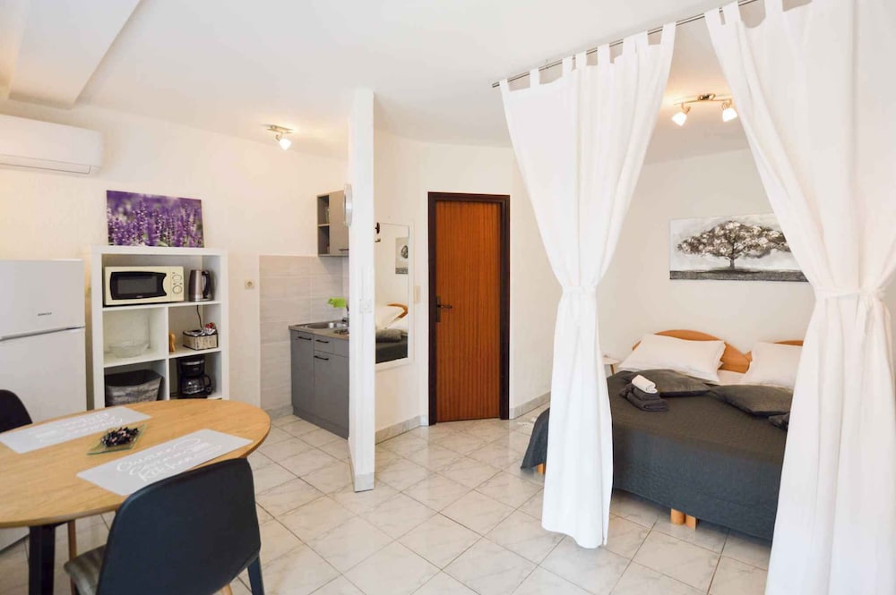 Apartments Pjescana Uvala/istrien 11044