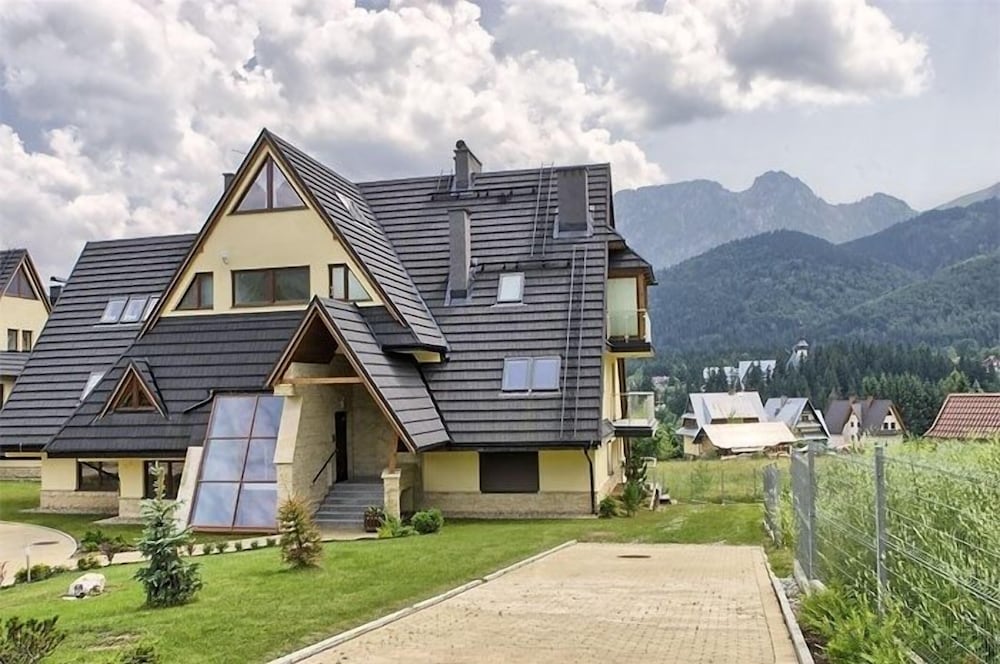 Hotel VISITzakopane Eco Apartments - Image 1