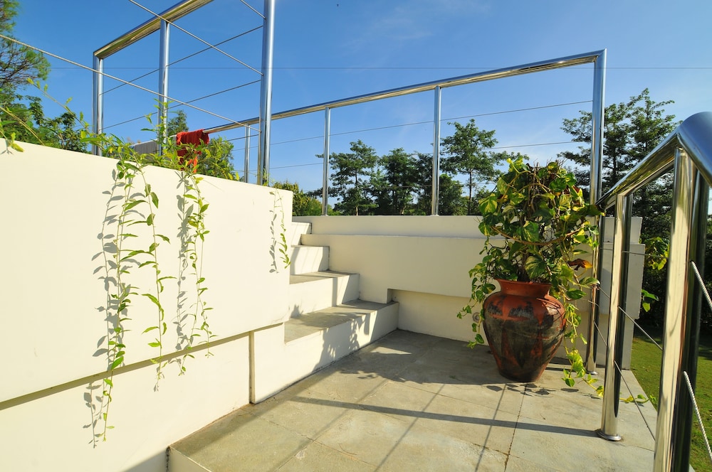 Sunset villa