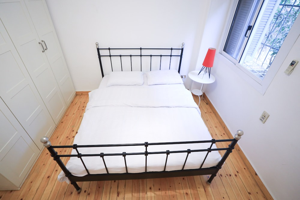 Ivory Petal Bliss 2BR Apt