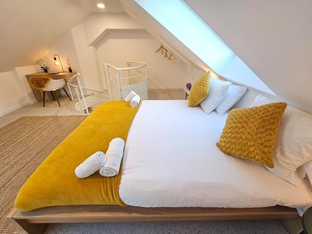 New 2BR Flat in Limpertsberg City center