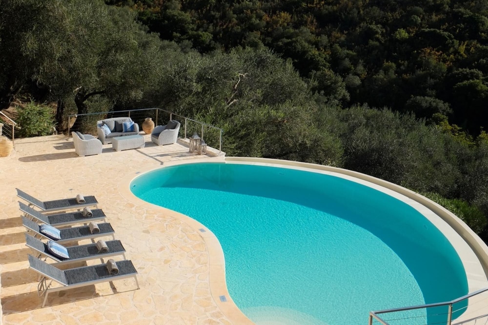 Villa Christianna - Magnificent 4 bed Villa view 3