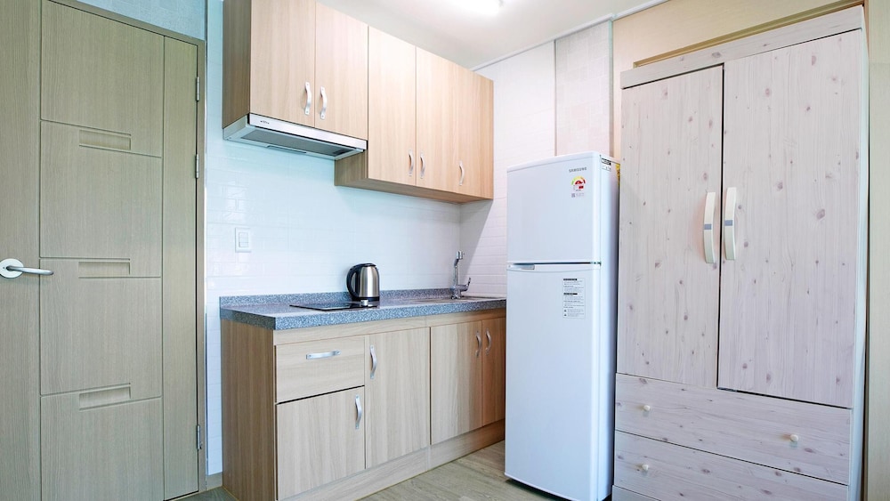 Yeosu Janggun Island Pension