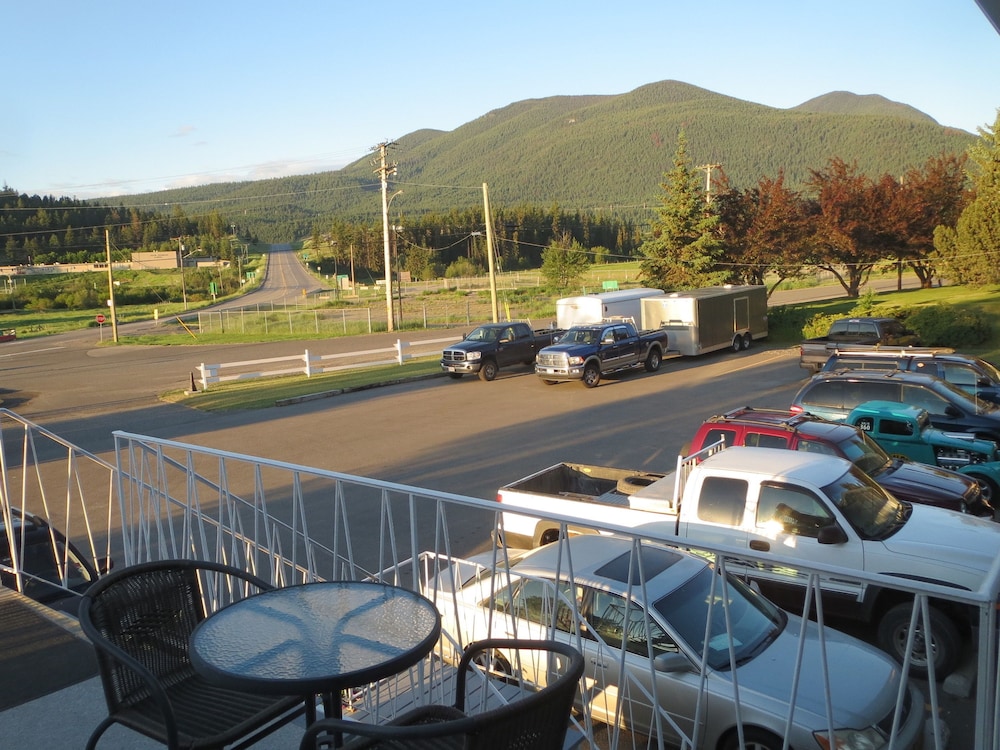 Round-Up Motel