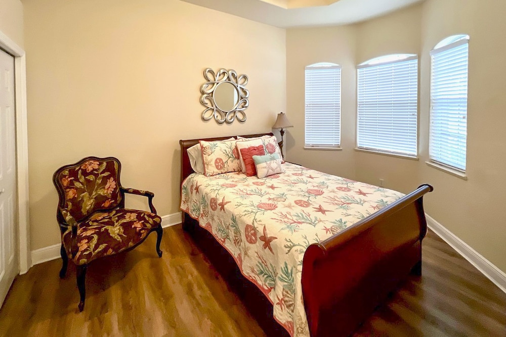 Naples Home w/ Private Heated Saltwater Pool/lanai