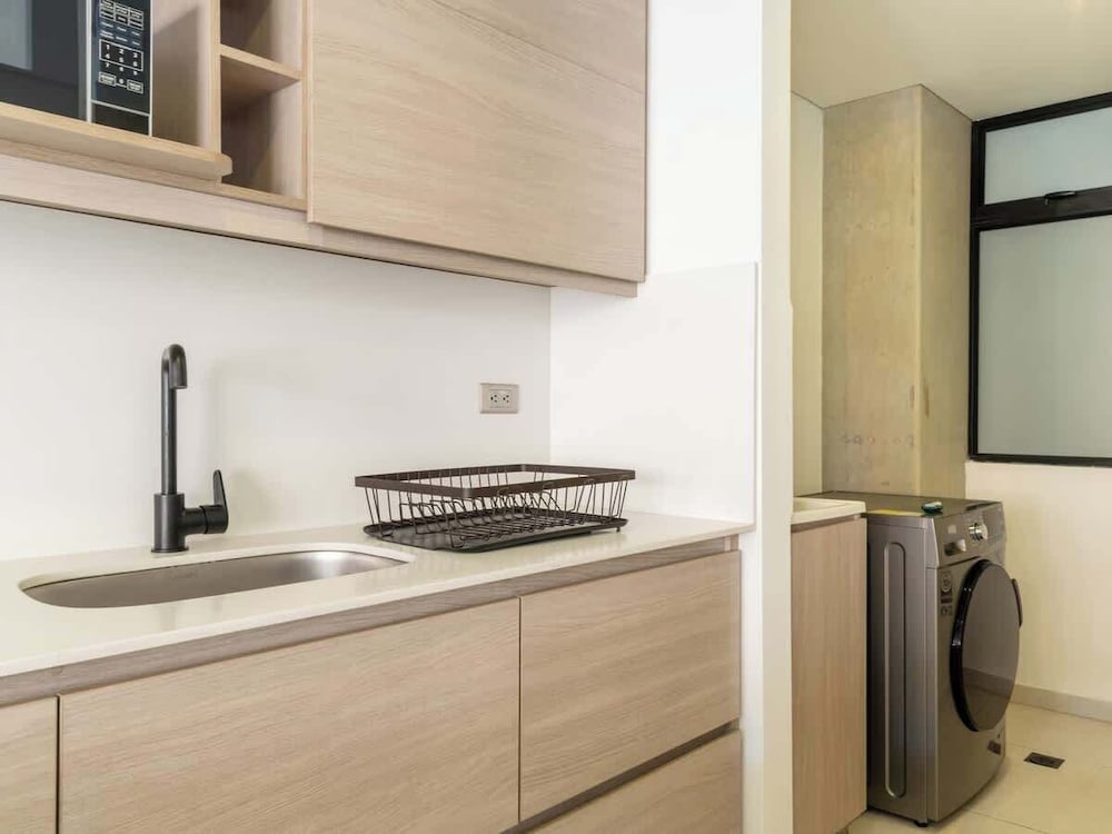 Fancy 3brw/ Balcony in Laureles Medellín