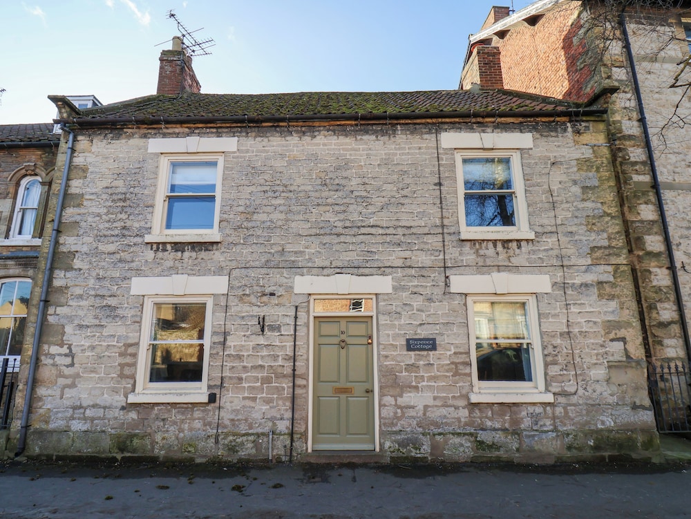 Sixpence Cottage