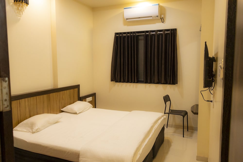 Shree Datta Hotel view 3