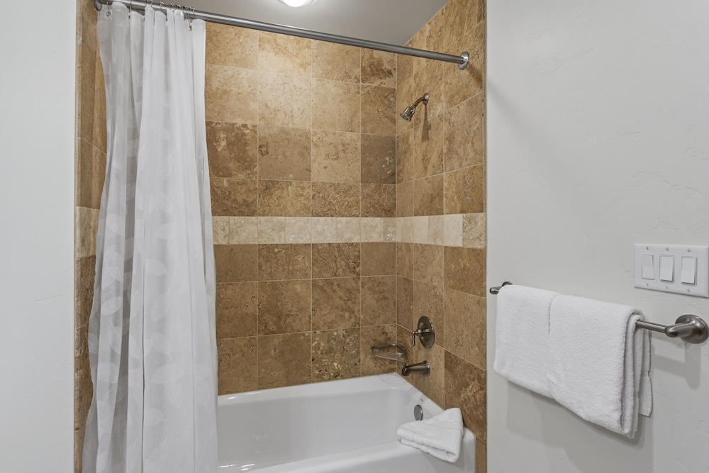Shooting Star Lodge at Deer Valley Resort - Two Bedroom Residence #203 2 Condo