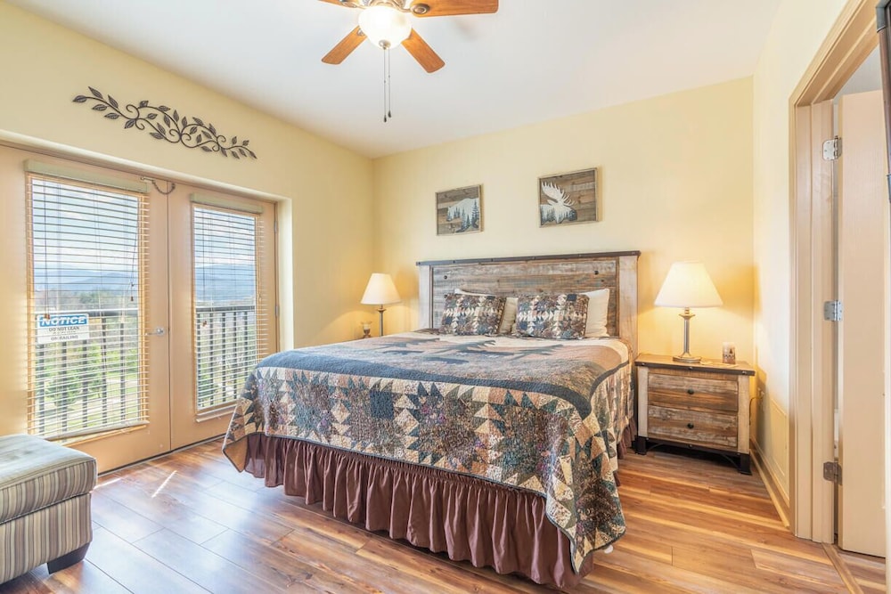 Mountain View Condo 3702