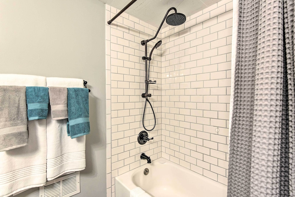 Lakewood Studio Near the Denver Zoo w/ Fire Pit! - Property Image 15