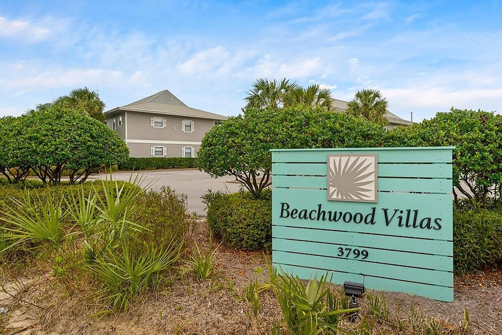 Beachwood Villas 12b- Toes in the Sand view 5