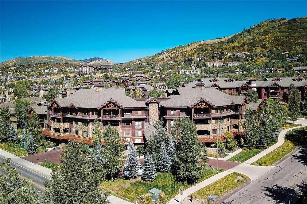 6109 Bear Lodge, Trappeur's Crossing Apartment 3