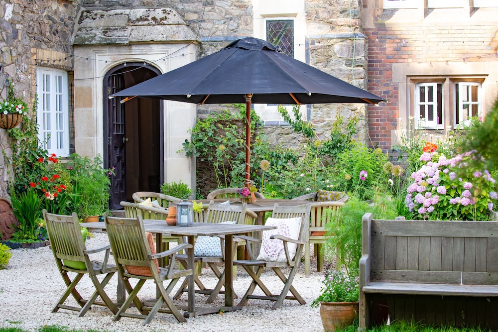 Abbots Oak Manor