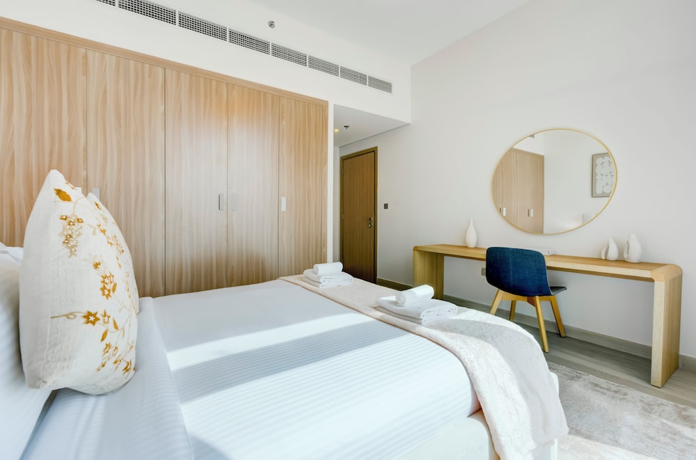 Farhad Azizi Residences - Al Jaddaf