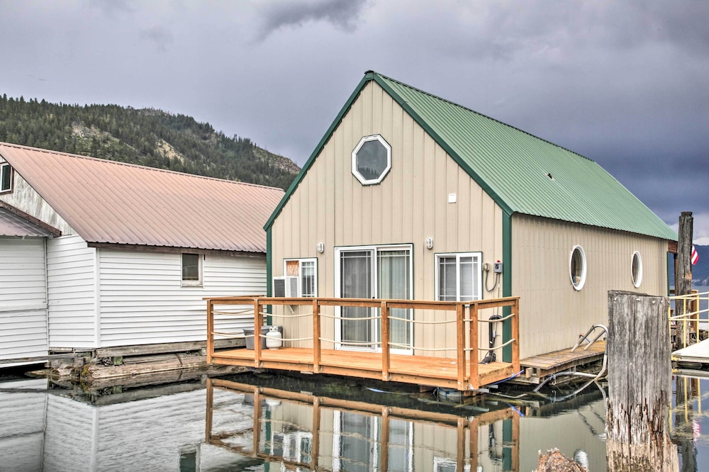 Serenity at Scenic Bay: Floating Cottage w/ Views! view 3