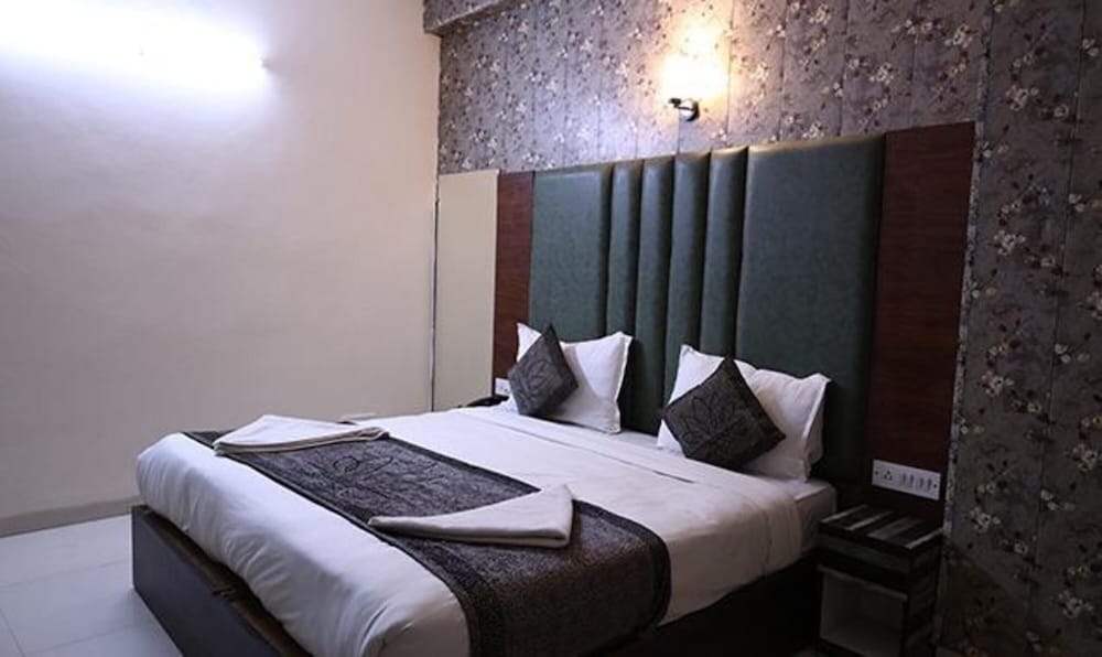 FabHotel Reconnect Suites - Near IGI Airport - New Delhi