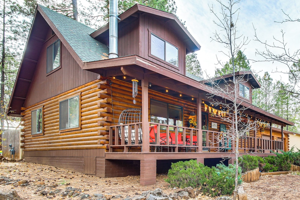 5 Mi to Woodland Lake Park: Cabin in Pinetop!