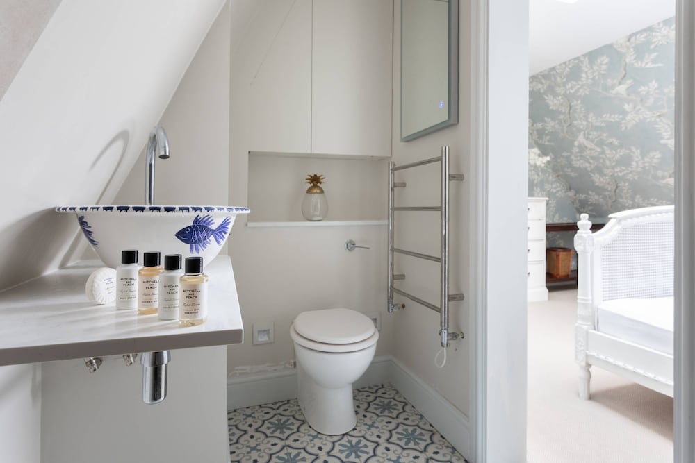 Royal Crescent Mews by Onefinestay