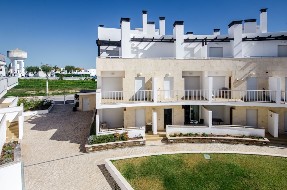 Santa Luzia Residence by MarsAlgarve