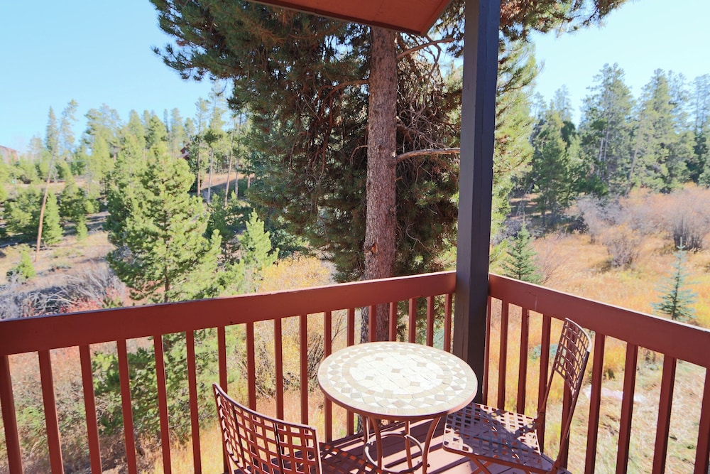 Quiet Cozy Fraser Getaway for 7!