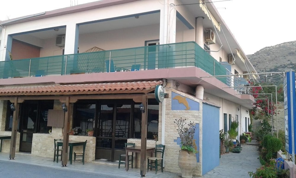 Jason Rooms & Studios