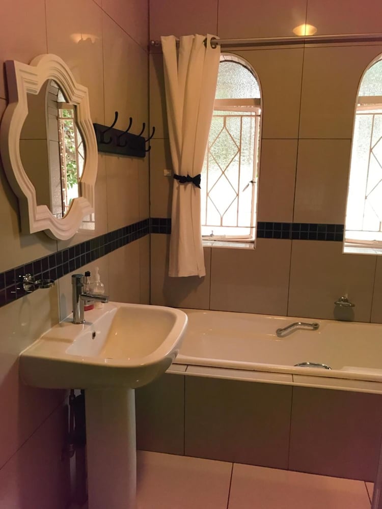 EMMY Guesthouse