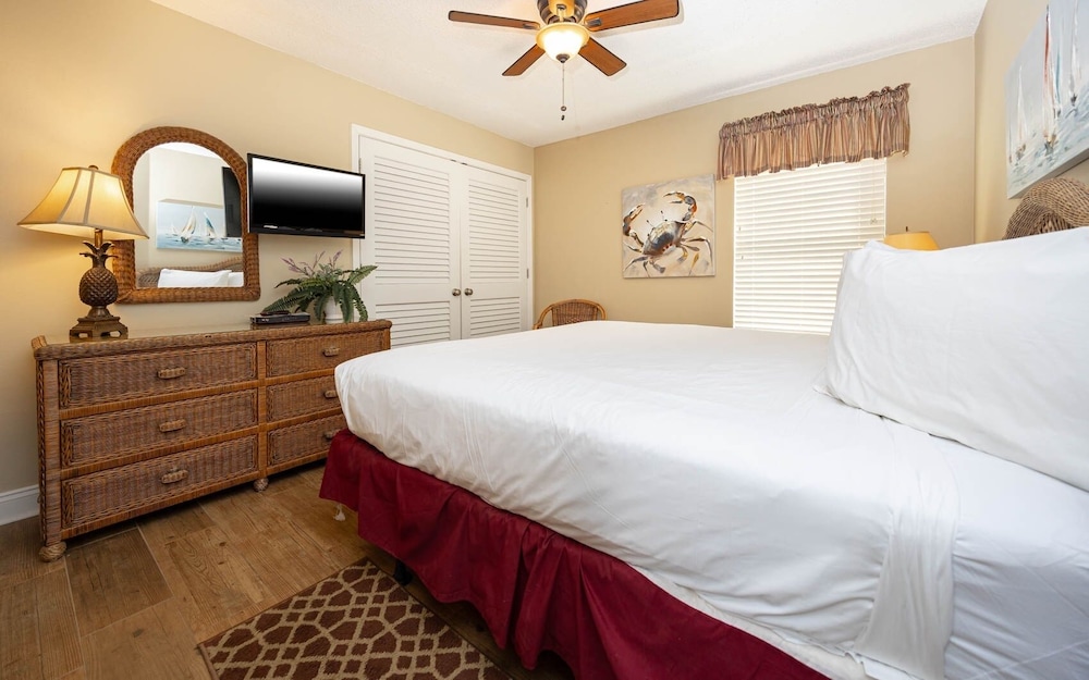 Phoenix I 1128 3 Bedroom Condo