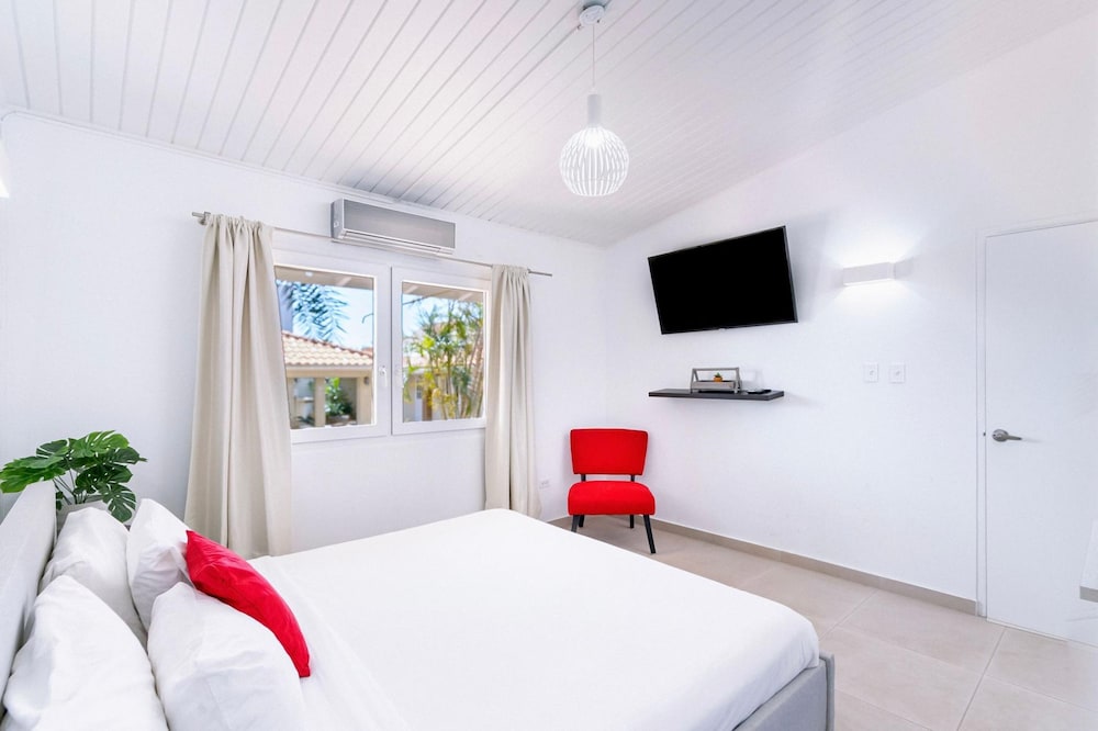 1 MIN Walk 2 Arashi Beach Suite w Roofdeck Pool