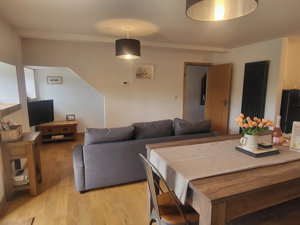 3 Bedroom Cottage - Hot Tub,