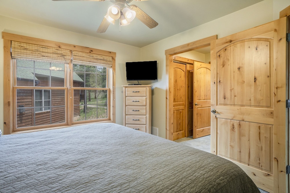 Cozy Solitude Cabins - Estes Park CO